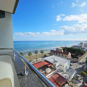 Dios Ponte Finikoudes Beachfront Larnaca